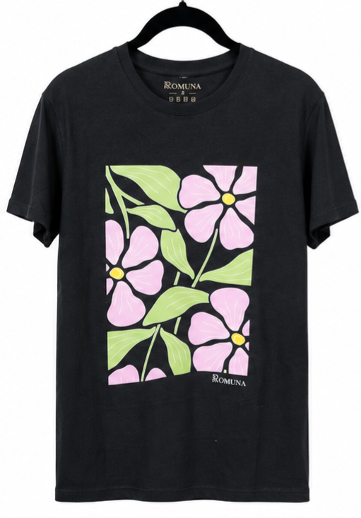 Remera Flor Negra
