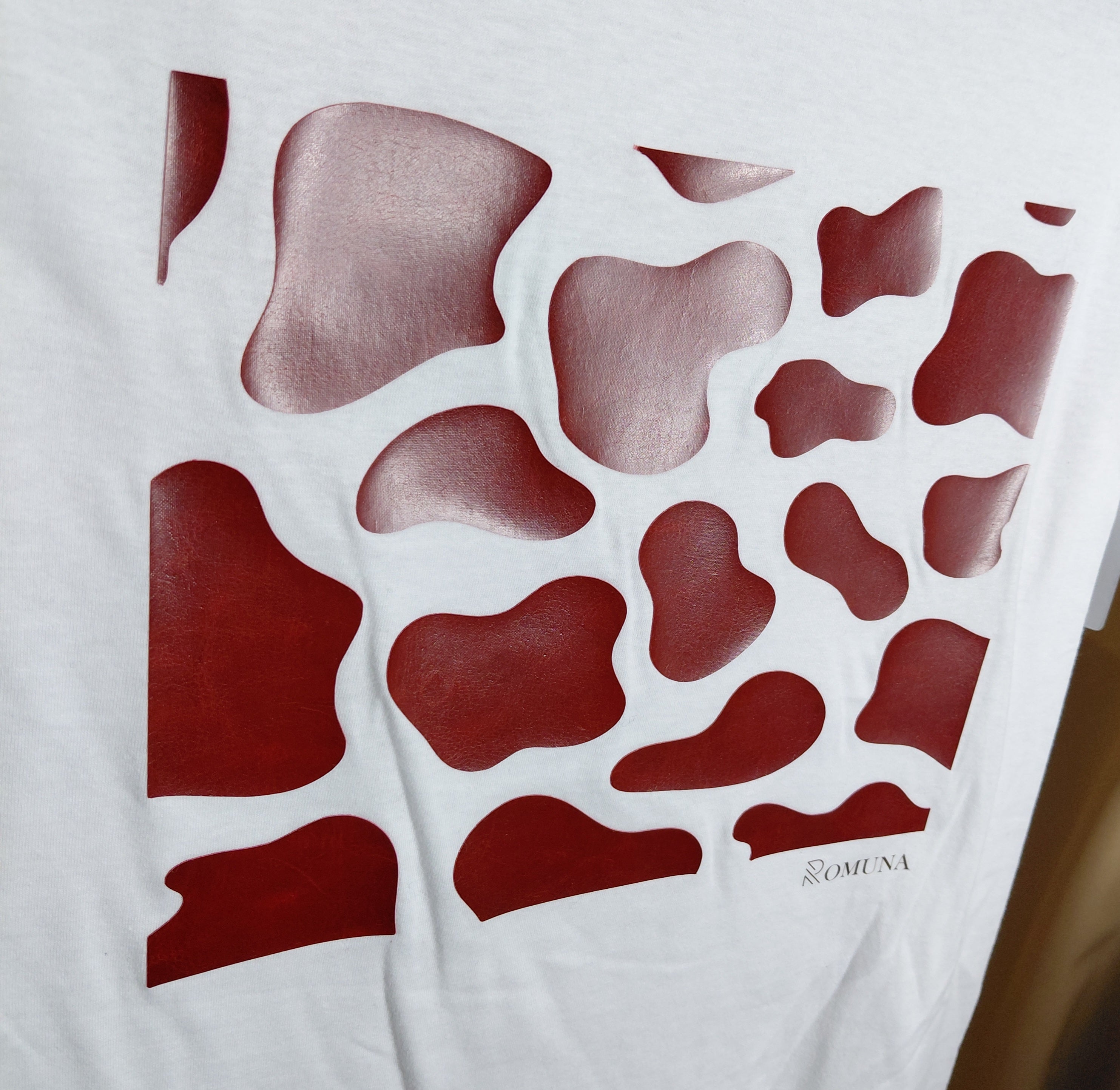 Remera estampa Simil Cuero