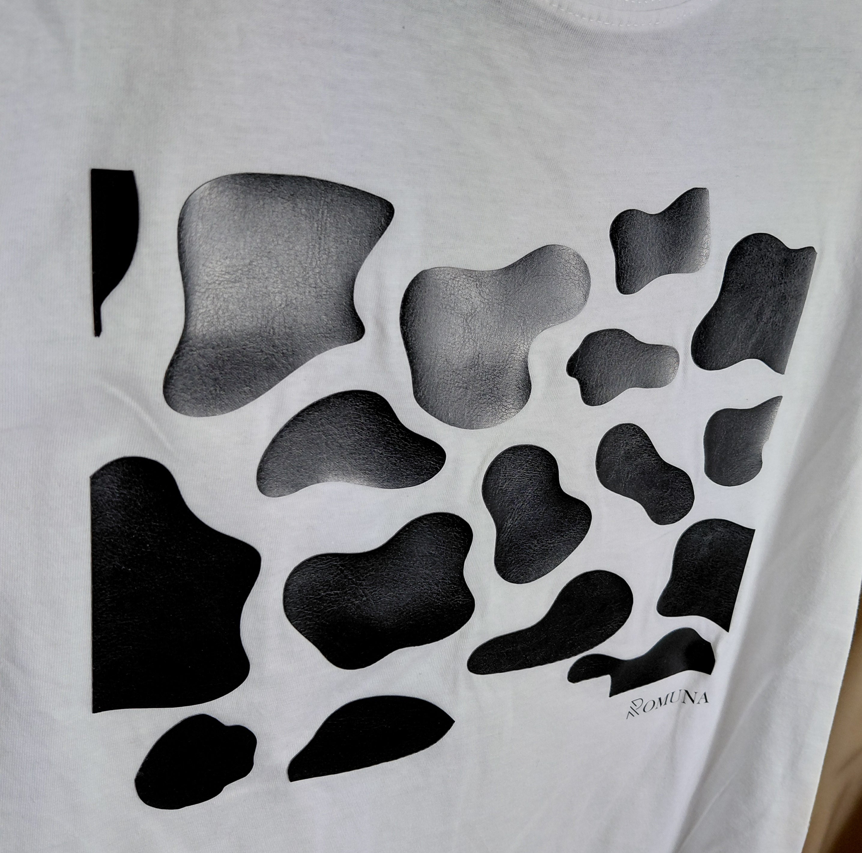 Remera estampa Simil Cuero